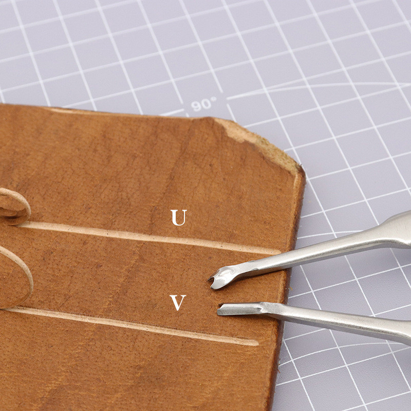 4点セットの革用溝切り・面取り工具セット。U字型とV字型のエ - Leather Tooling Kit のレビューと価格